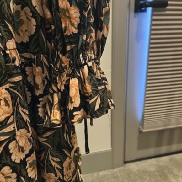 Gibson & Latimer Valerian Rose Dress - SMALL - NWT - Picture 7 of 7